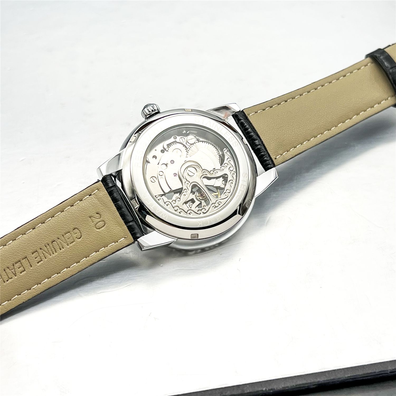 New High-Value Lightweight Lux - đánh giá và giá Luxury Watch Values