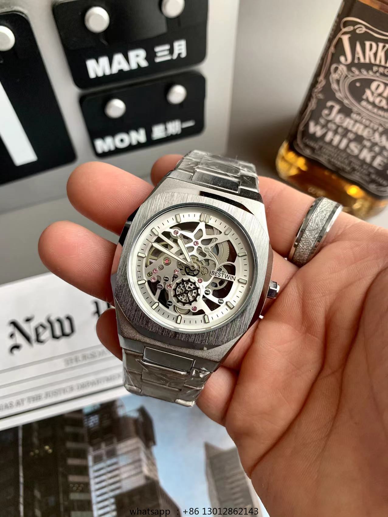 Steel strip waterproof persona - đánh giá và giá Luxury Watch Gold