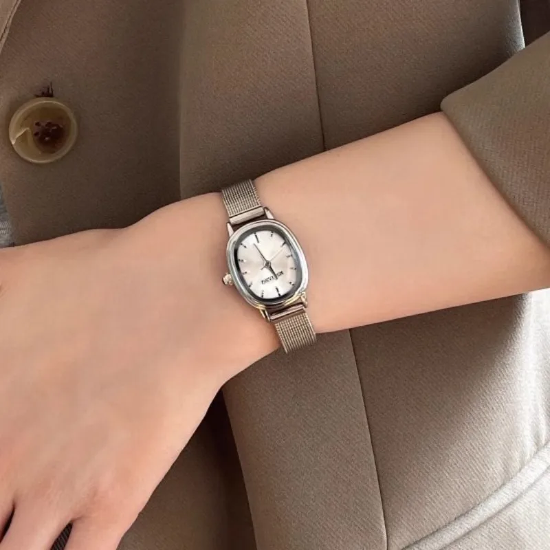 Small Oval Dial Green Watch Si - đánh giá và giá Luxury Watch Deals
